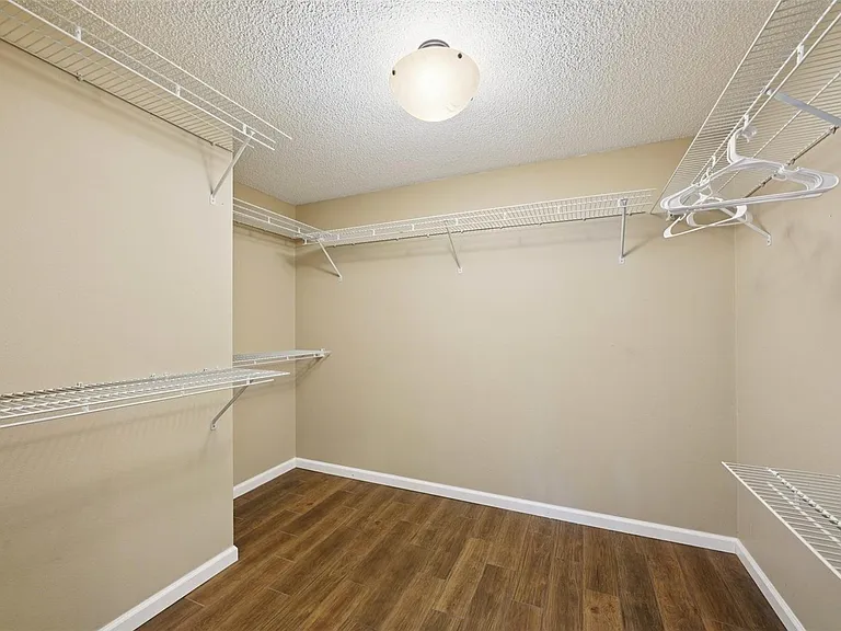 12929 Prestwick Dr — Photo 23