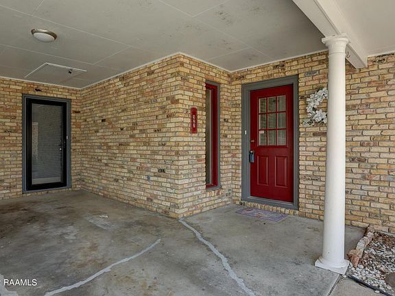 3rd image of 927 Mary Ave