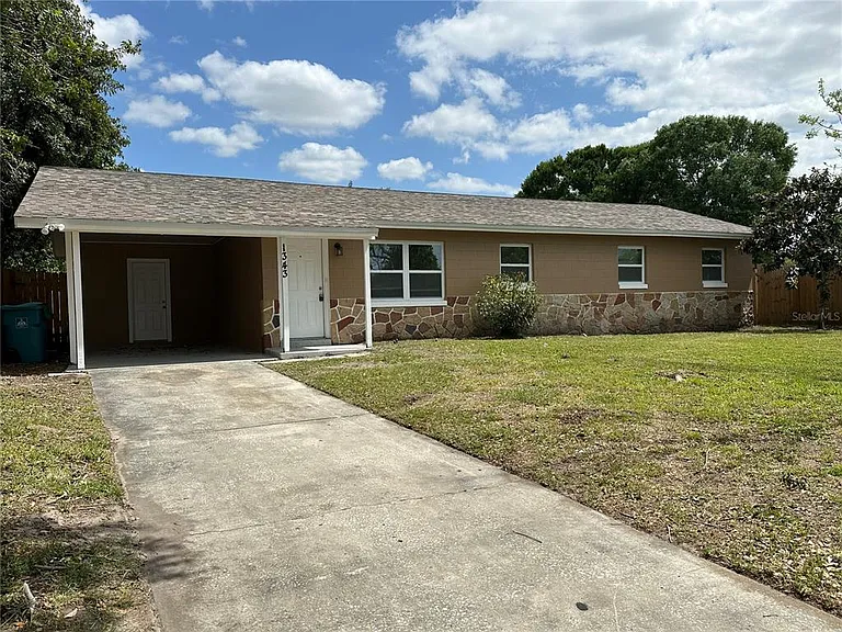 1343 Croyle Dr — Photo 1