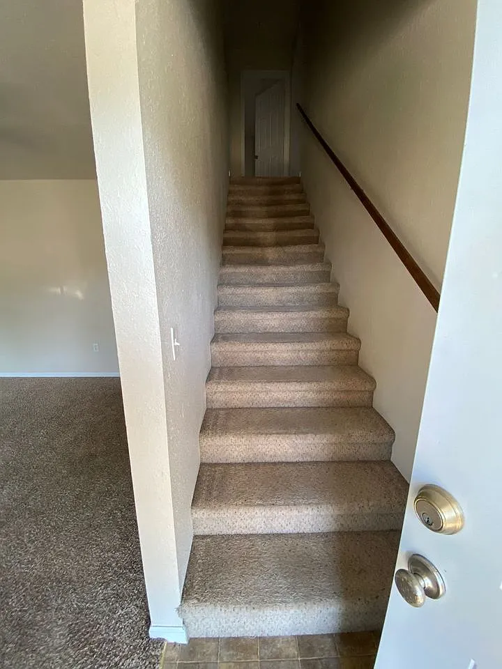 2 bed, 2.5 bath, 1100 sqft, $950 — Photo 1