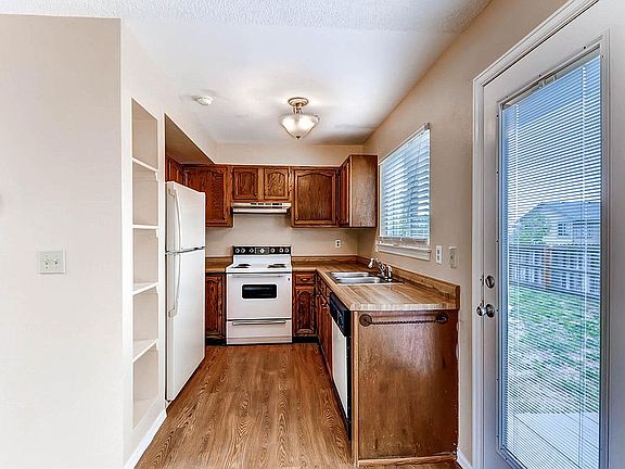 4th image of 330 Oneil Ct