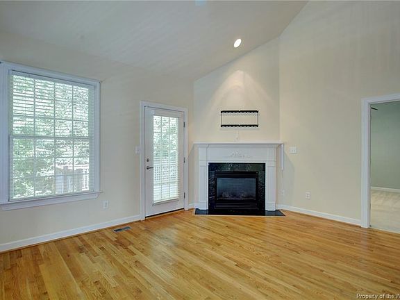 5th image of 120 Exmoor Ct