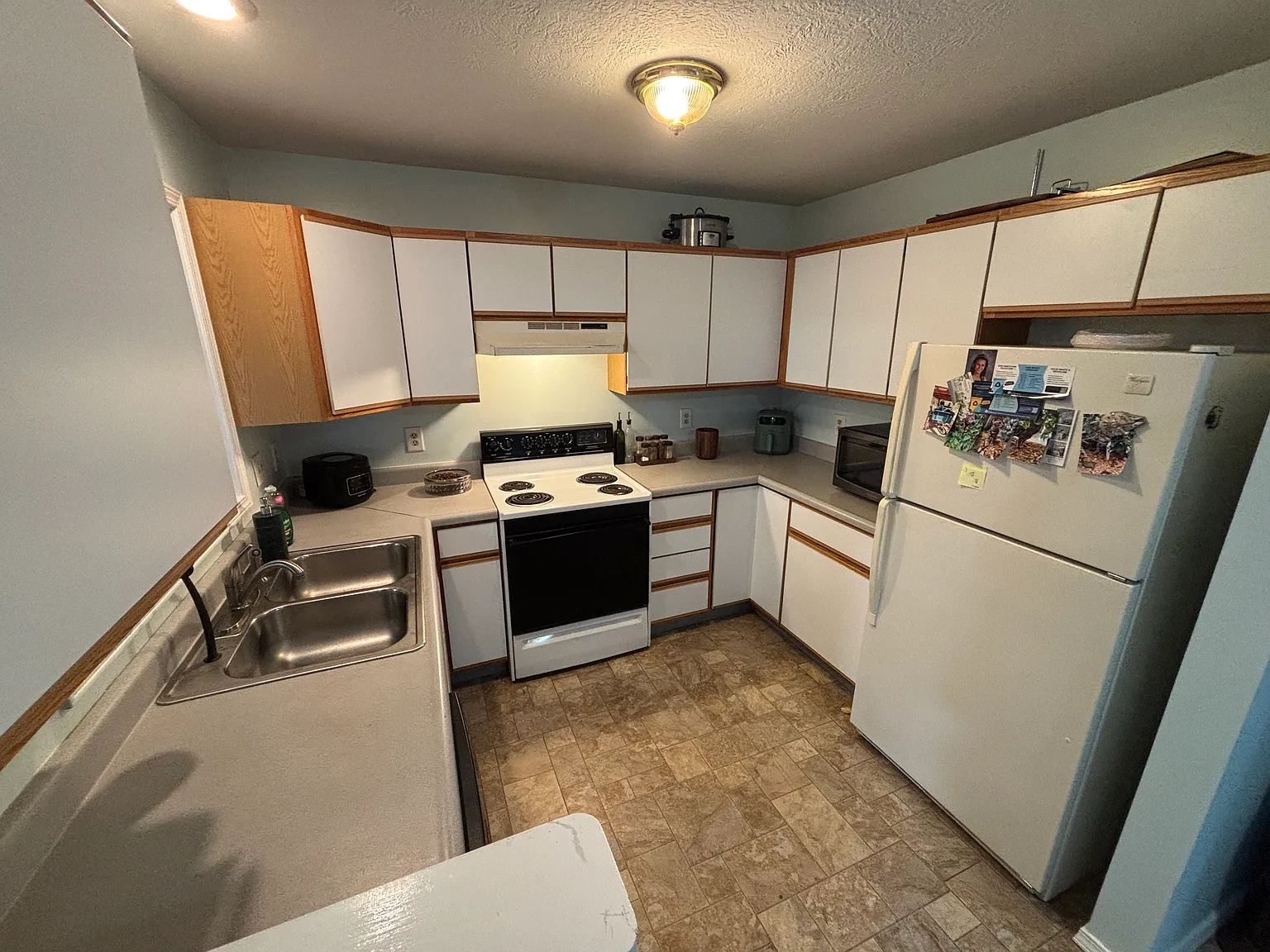 159 E Willow Ct — Photo 3