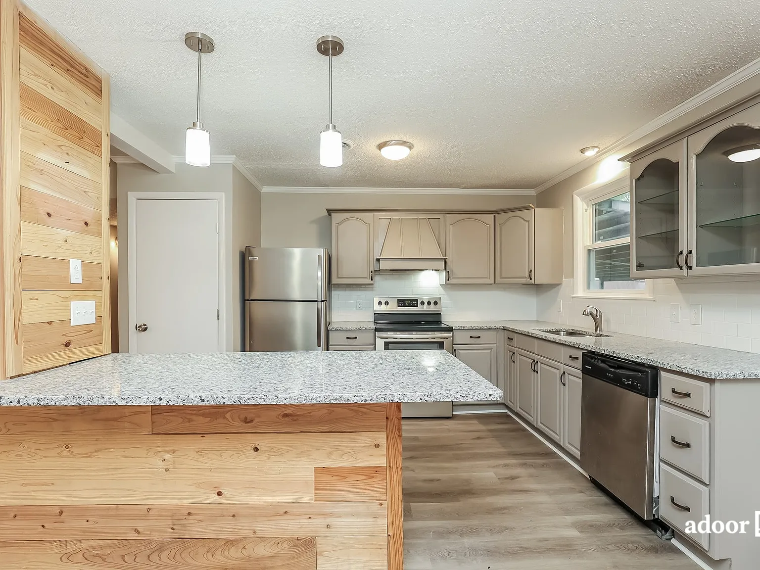 3 bed, 2.0 bath, 1138 sqft, $2,095 — Photo 4