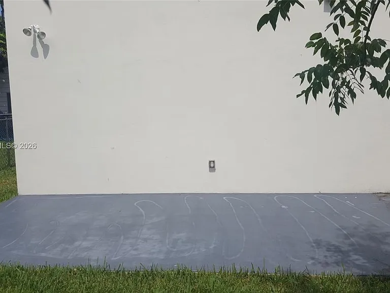 1029 SW 11th Ave — Photo 2