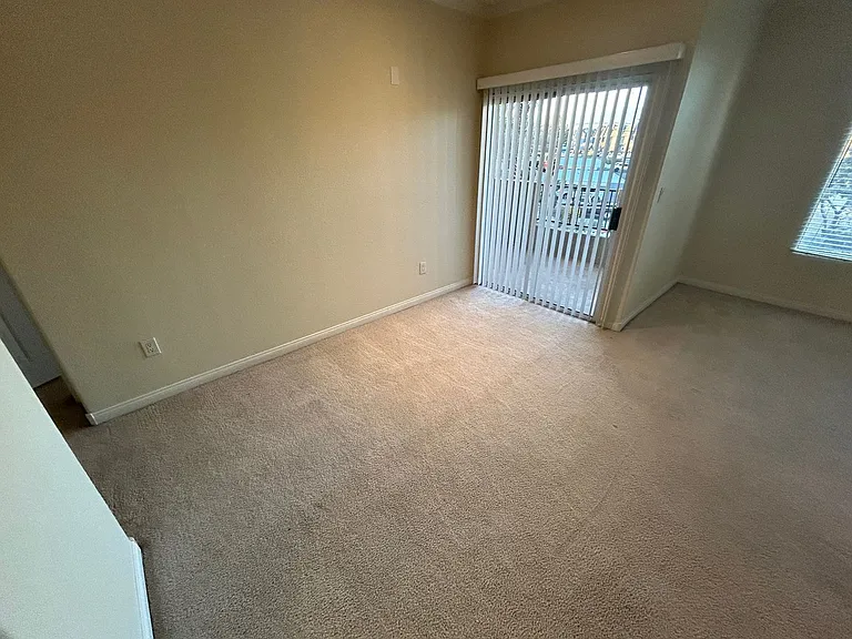 4400 S Jones Blvd #2052 — Photo 10