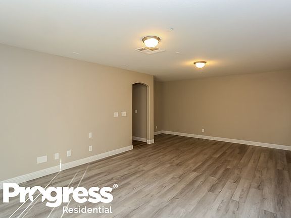 5th image of 9161 Decorative Ct