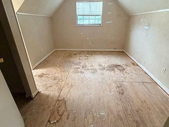 5th image of 205 Chaumont Dr
