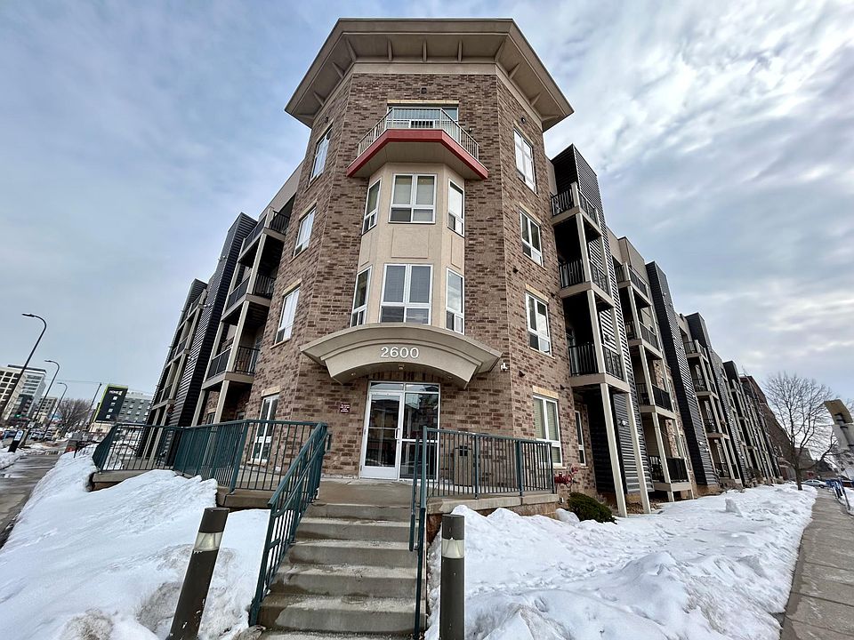 1st image of 2600 University Ave SE APT 211