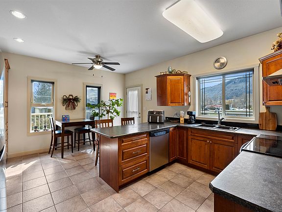 4th image of 640 Hysop Pl