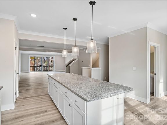 5th image of 114 Glencoe Ln #104