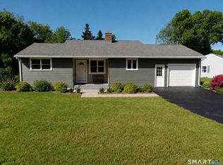 9 Miss Vans Ct, Waterford, CT 06385