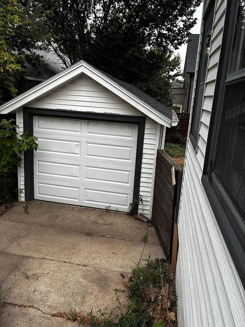 Beautifully restored home just minutes from downtown! — Photo 4