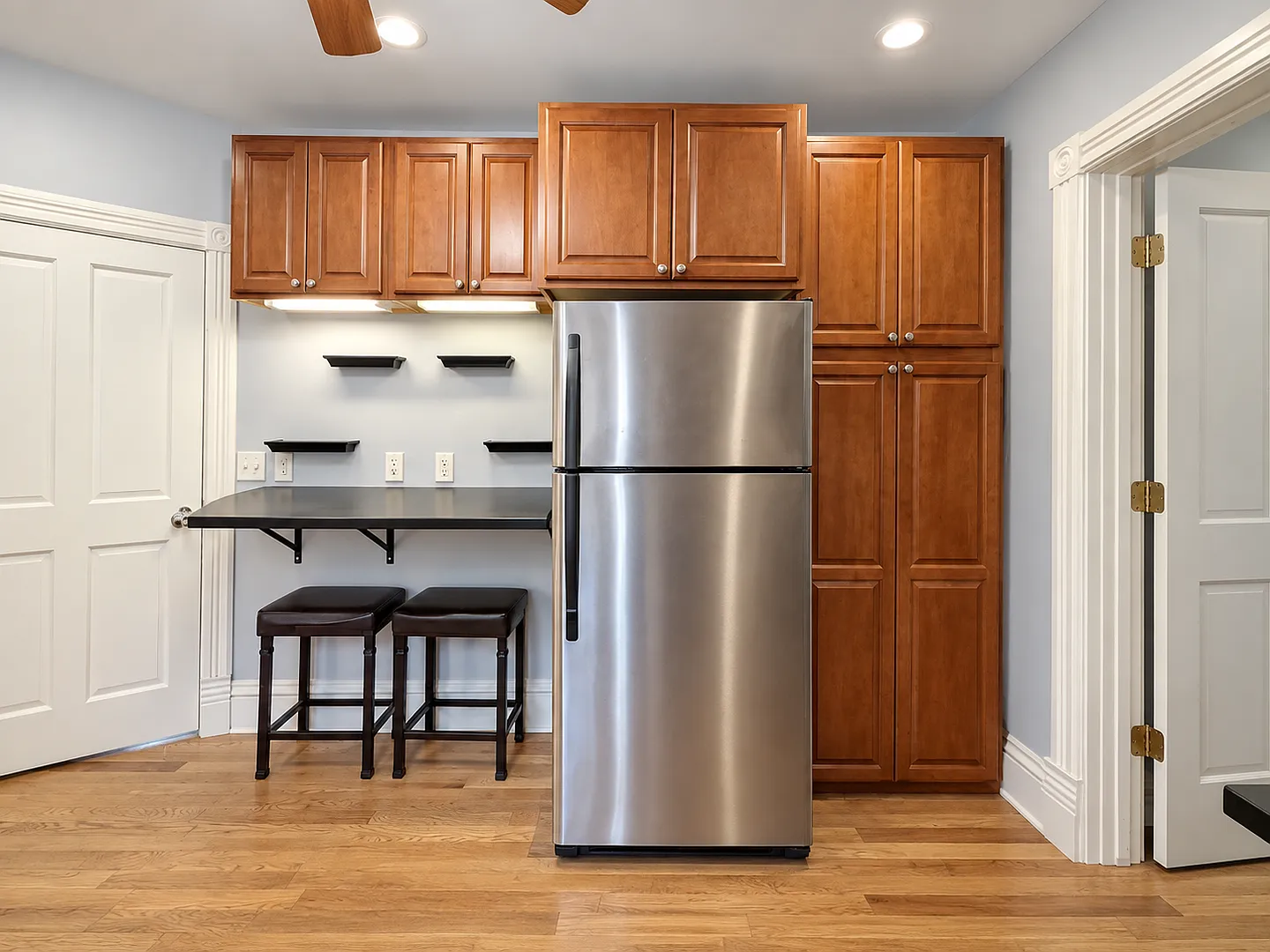 114 East Johnson Duplex — Photo 2