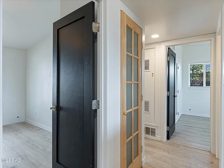227 S Avenue B — Photo 14