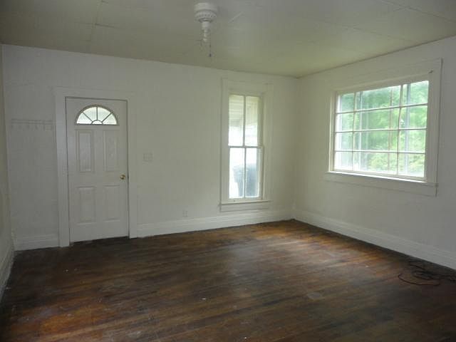 2nd image of 852 Wilkerson St
