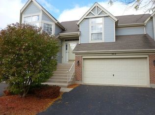 84 Ione Dr UNIT B, South Elgin, IL 60177