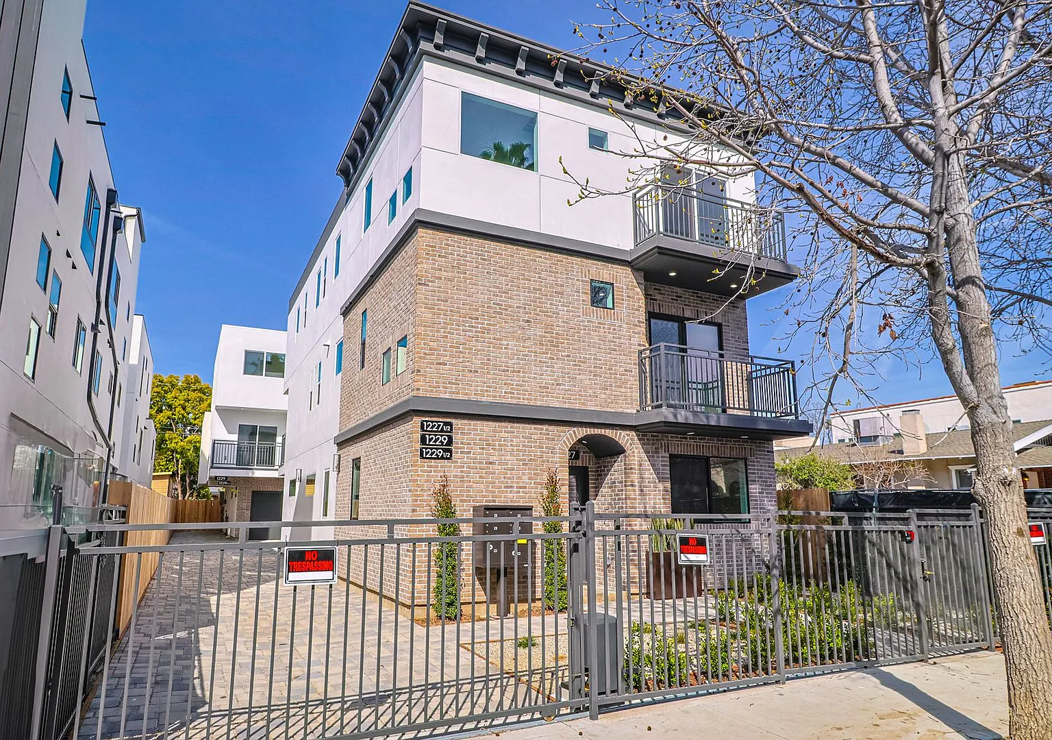 1227 N June St — Photo 4