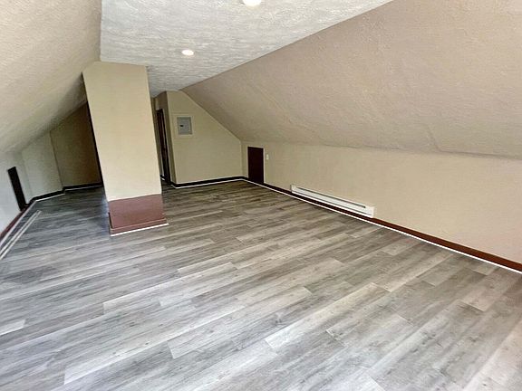 2nd image of 1666 Glenmont Rd Floor 1