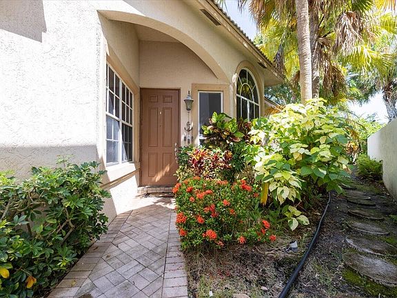 4th image of 4841 N CLASSICAL Boulevard