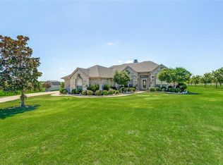 1049 Creek Hollow Ln, Fort Worth, TX 76131