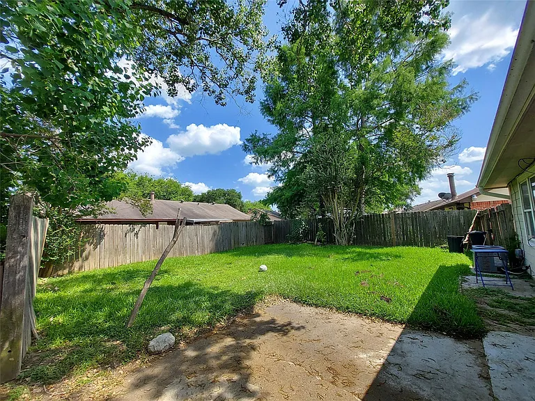 3807 Quiet Place Dr — Photo 43