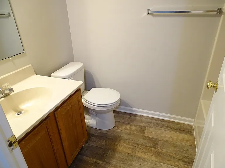128 Hilldale Dr #K — Photo 11