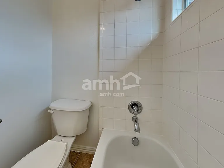8001 Amesbury Ln — Photo 24