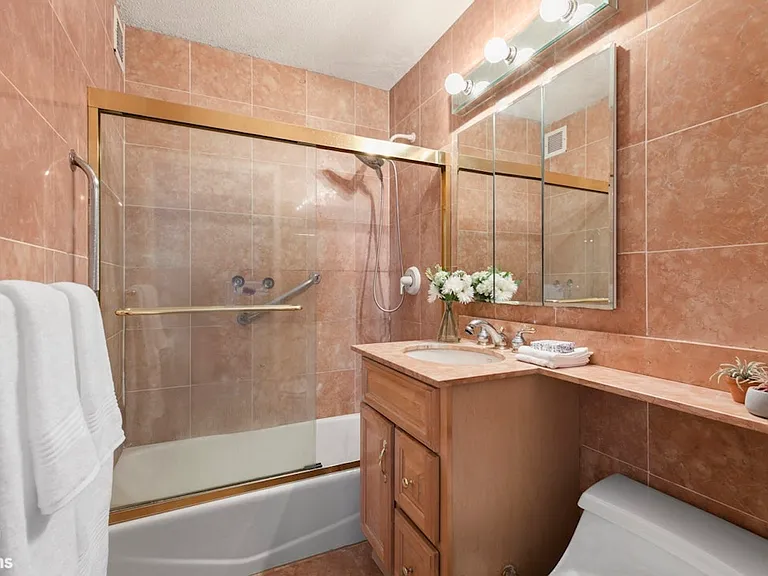 130 W 67th St #20B — Photo 4