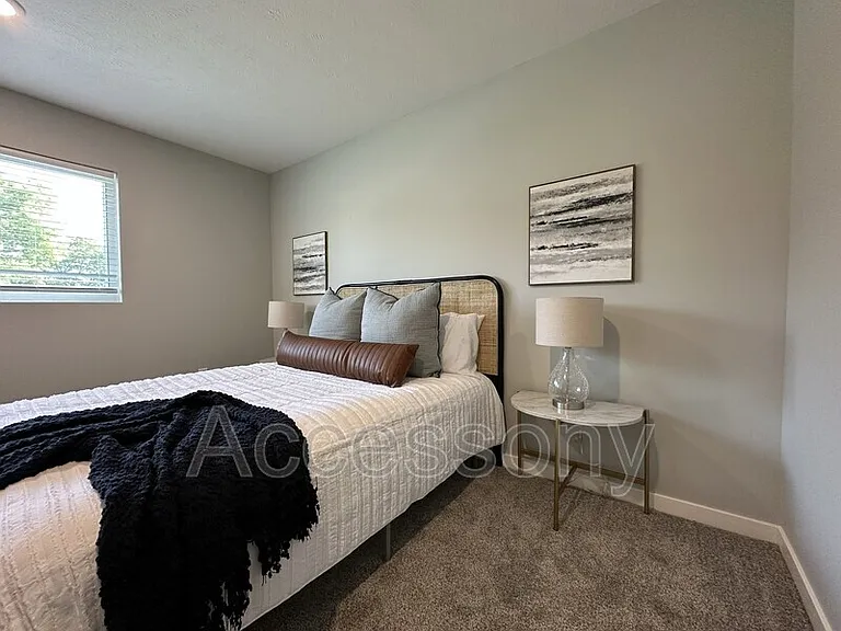 2340 Y St #7 — Photo 8