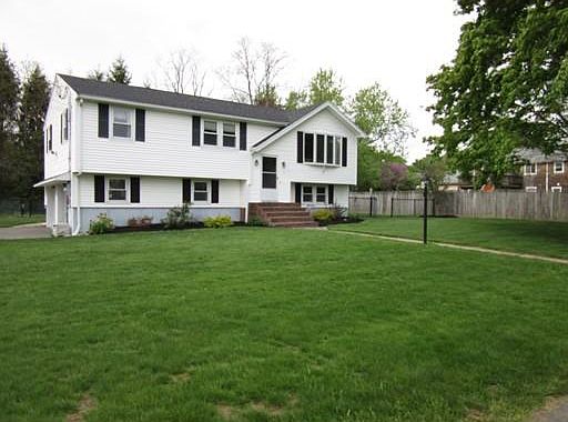 1st image of 17 Village Gate Dr