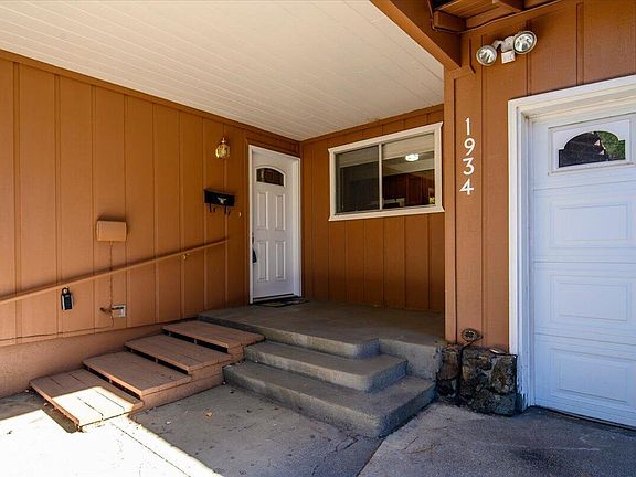 4th image of 1934 NW Eastes St