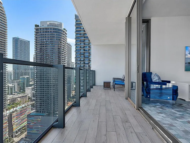88 SW 7th St #2709 — Photo 41