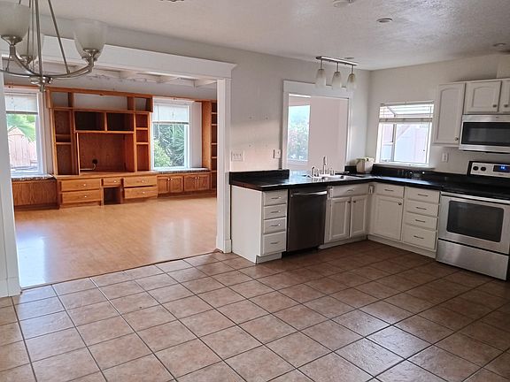 4th image of 11469 Almazon St
