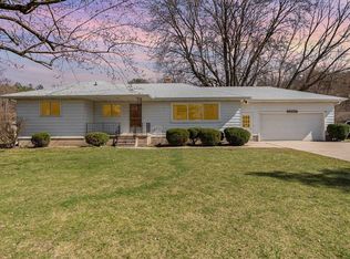 1621 S Poseyville Rd, Midland, MI 48640