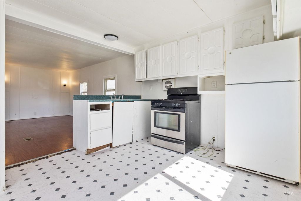 408 E 51st St Trailer 12, Garden City, ID - View 4