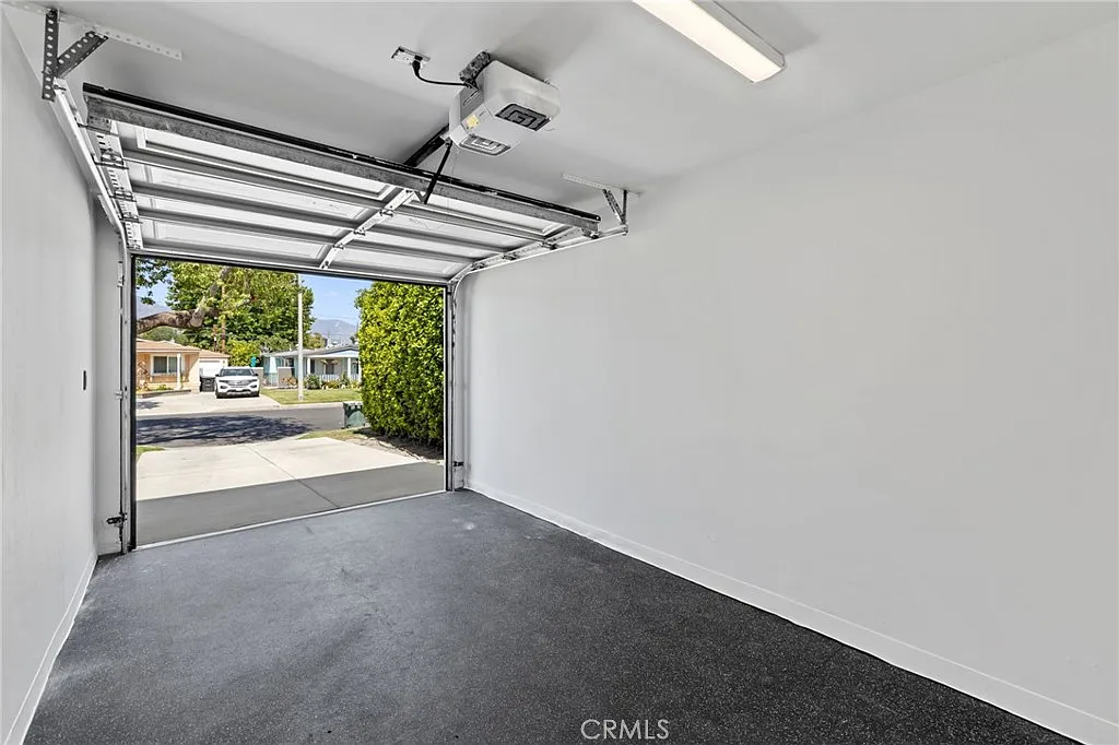 4 bed, 2435 sqft, $8,500 — Photo 4