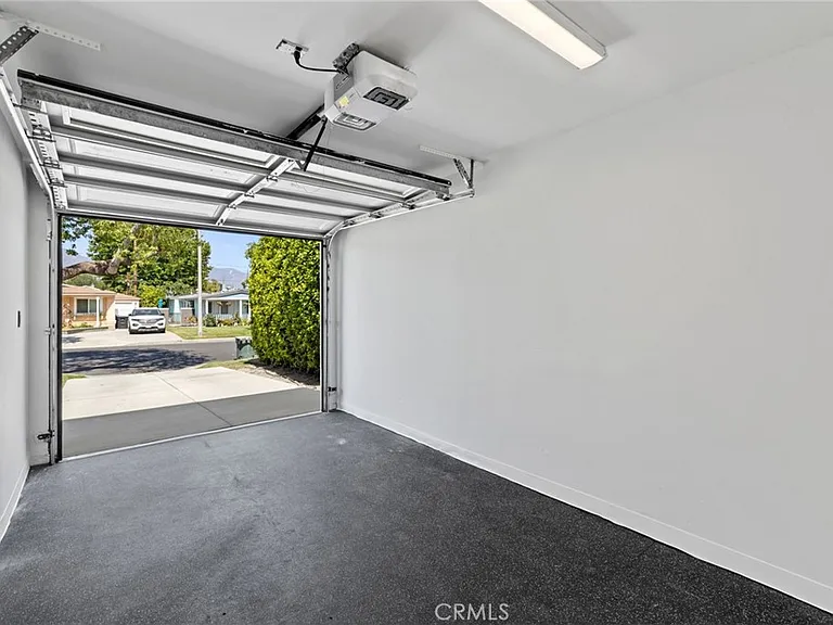 827 N Lamer St — Photo 4