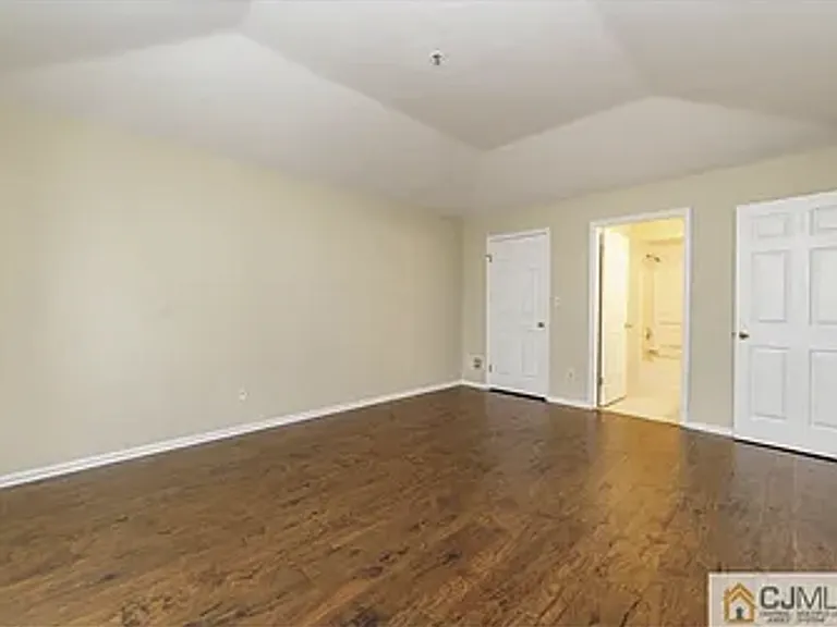 834 Waterford Dr — Photo 12