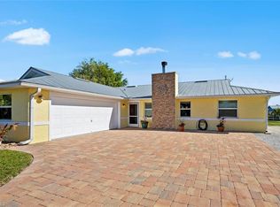 12256 Star Shell Dr, Matlacha Isles, FL 33991