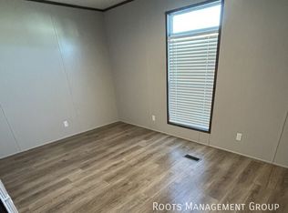 1010 Reservation Rd #B24, Hays, KS 67601