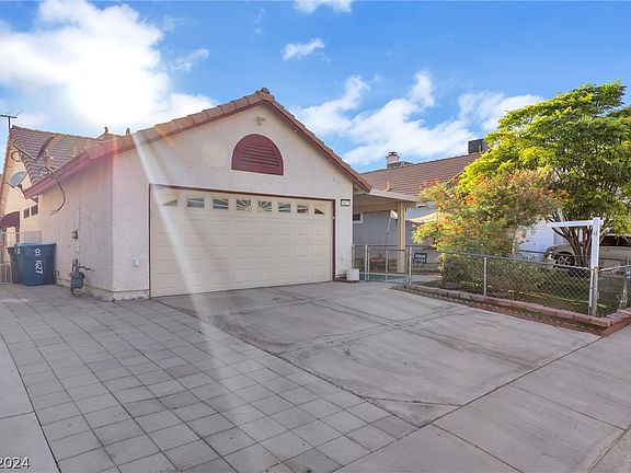 2nd image of 1627 Angel Falls St