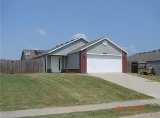 2000 Jade Rd, Springdale, AR 72764