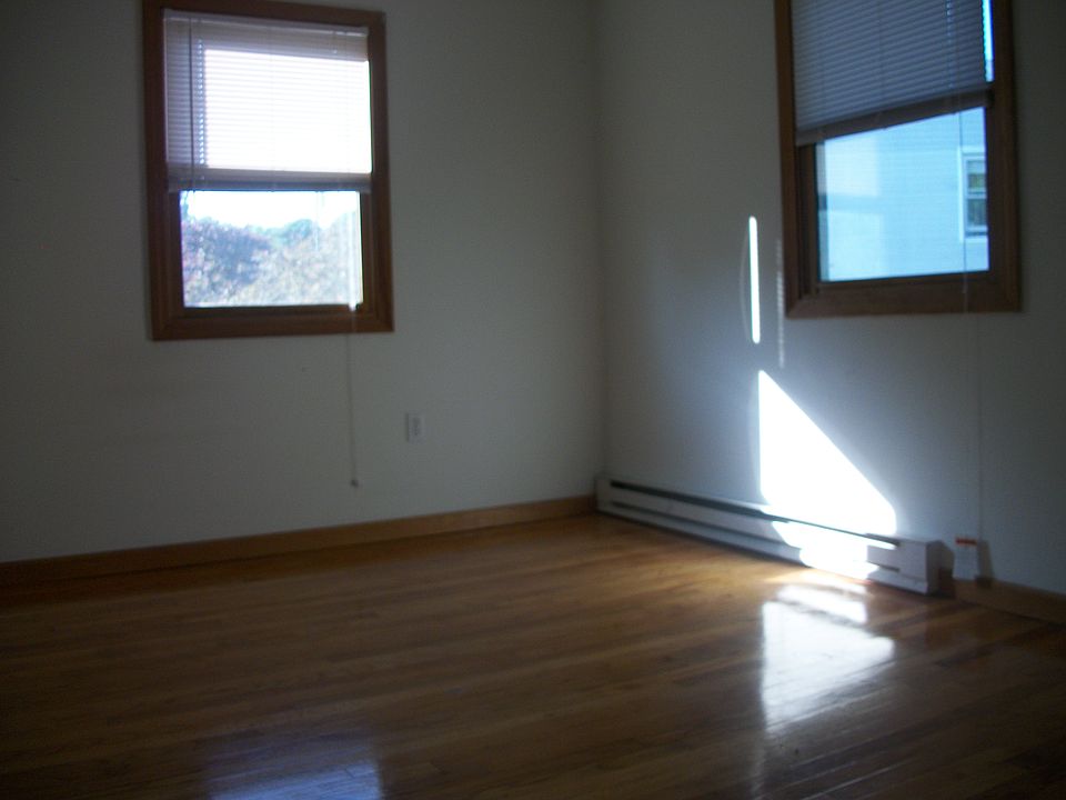 2nd image of 1747 Boston Post Rd APT 3