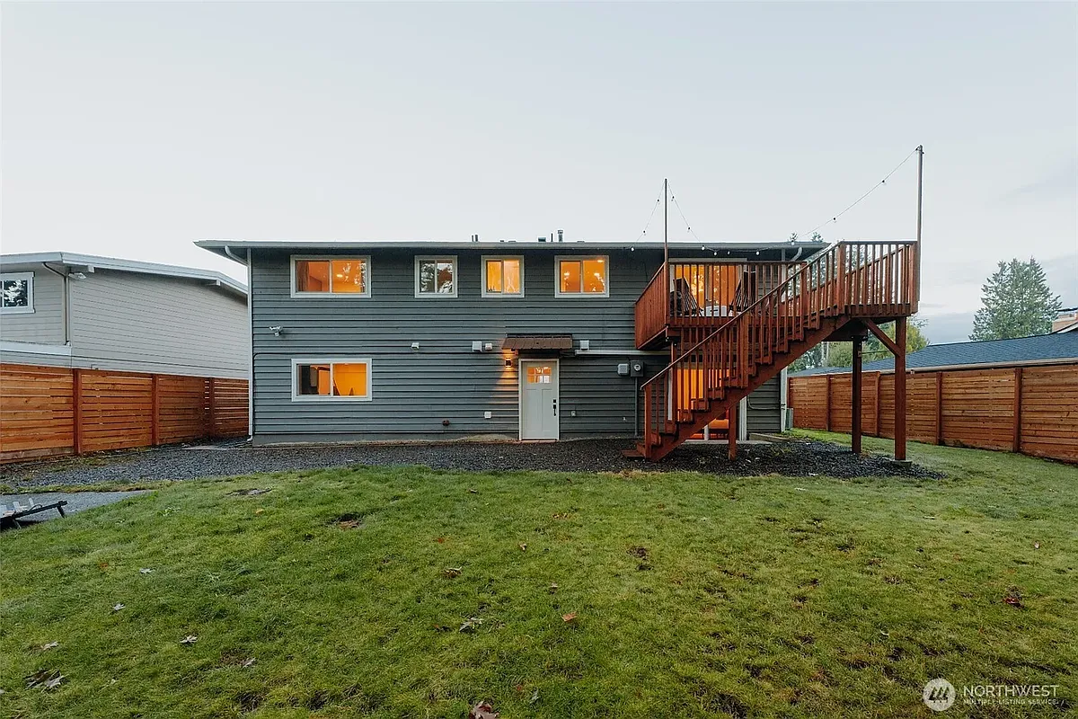 Building Photo - 1738 Whitman Ave NE #2