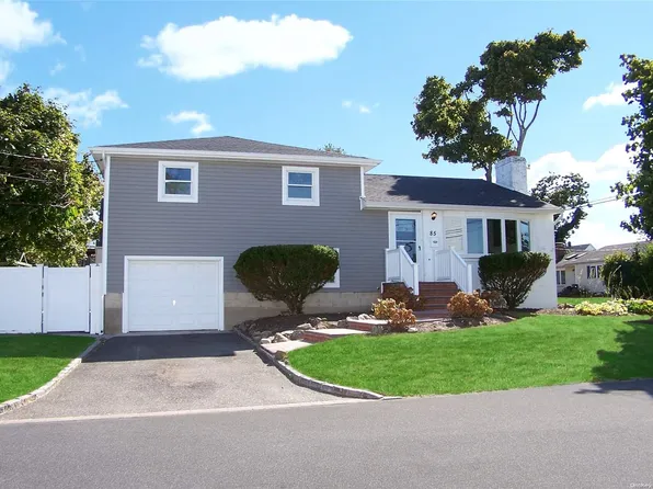 85 Irving Avenue, Lindenhurst, NY 11757