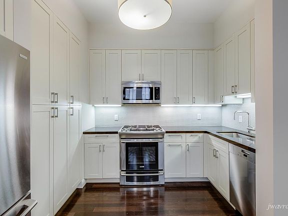 2nd image of 2721 Pacific Ave #B