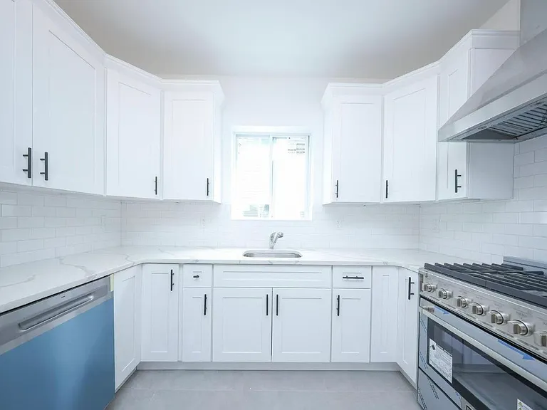 140 Beach St #2 — Photo 3