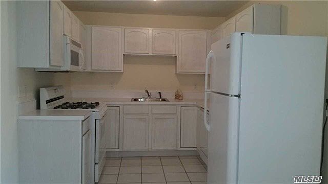 2nd image of 942 Madeira Blvd