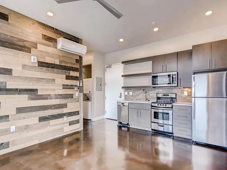 1411 S Pearl St. — Photo 8